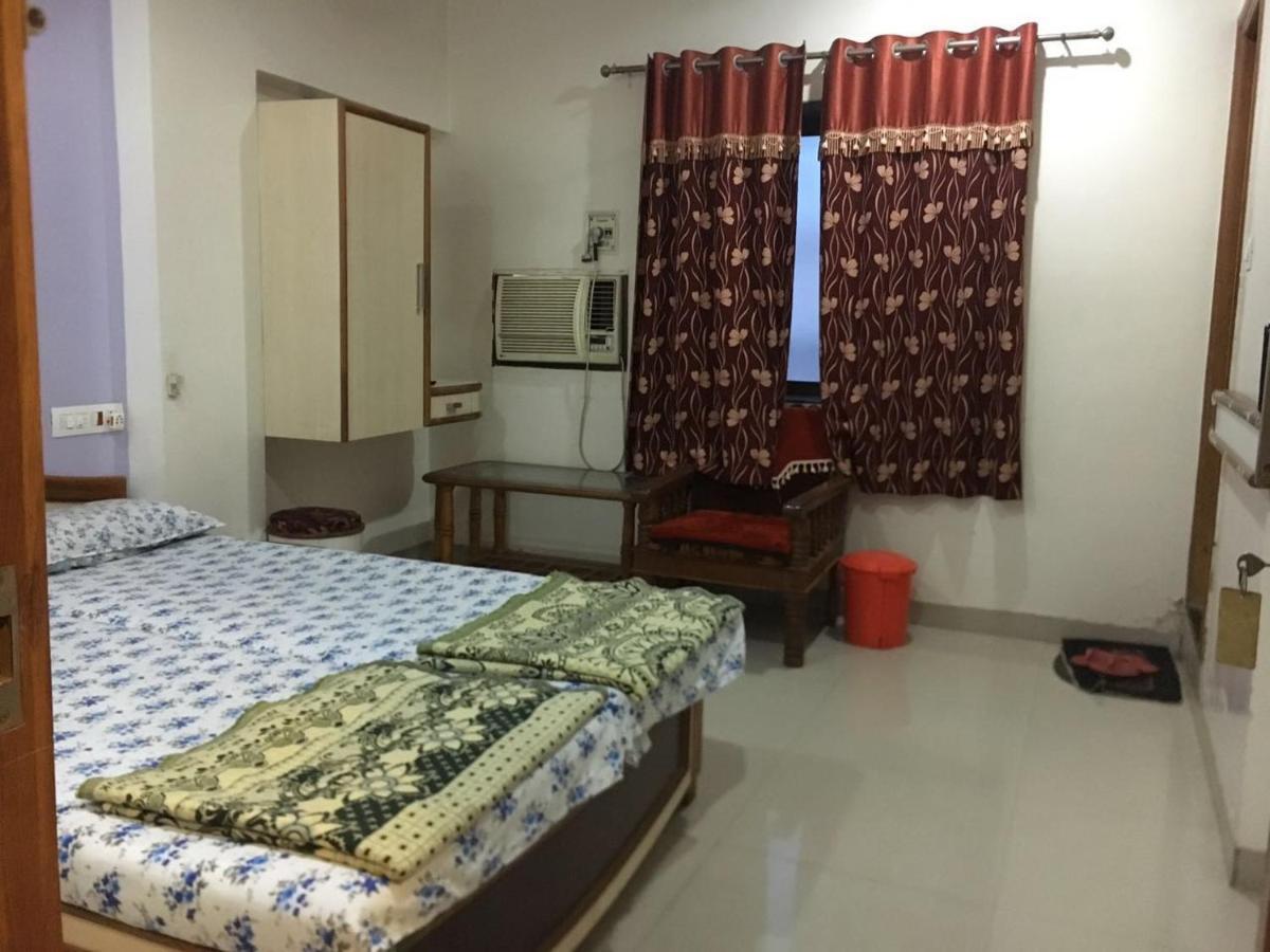 Hotel Sairaj Palace Shirpur エクステリア 写真