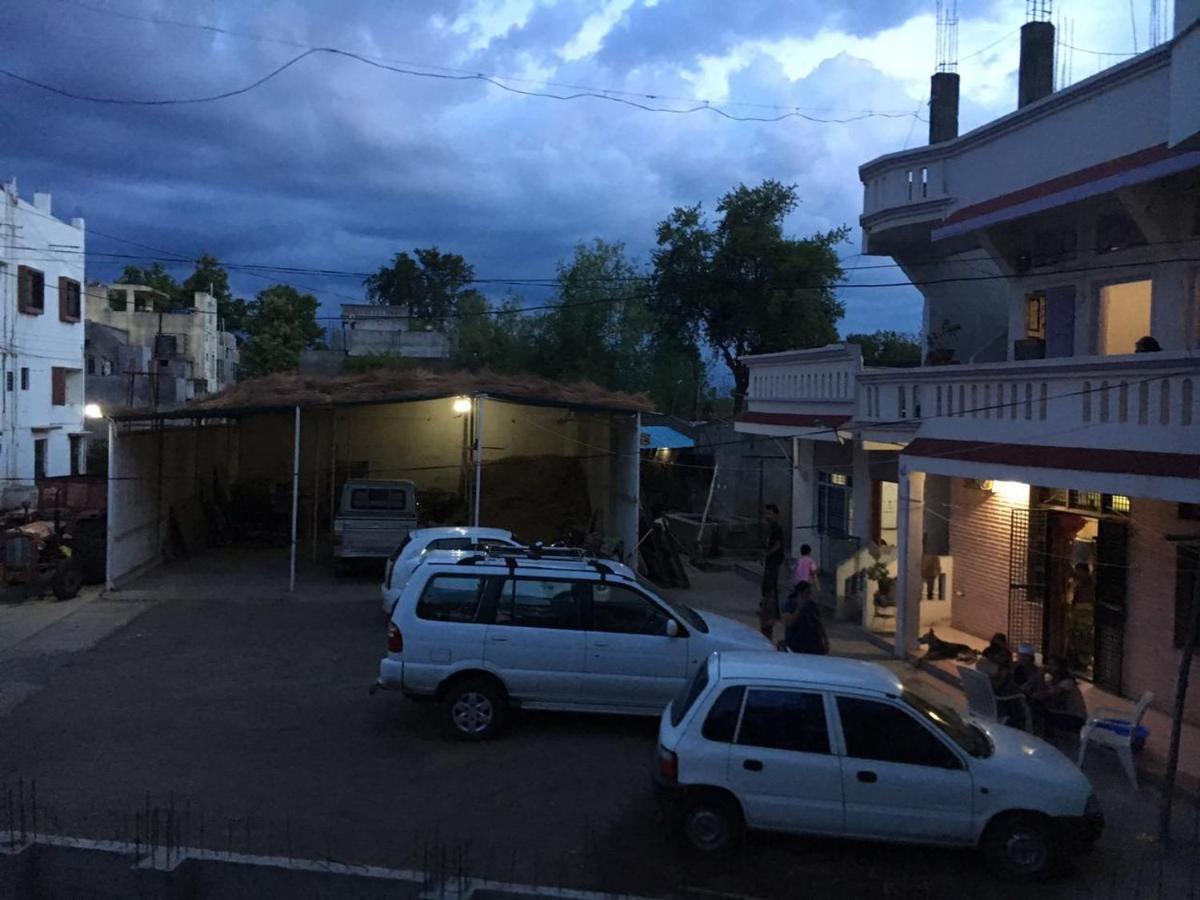 Hotel Sairaj Palace Shirpur エクステリア 写真