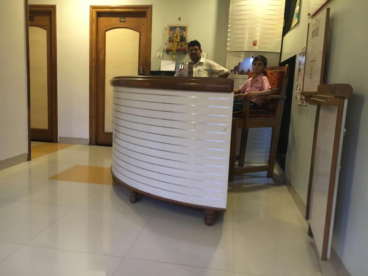 Hotel Sairaj Palace Shirpur エクステリア 写真